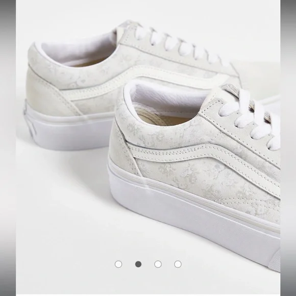 Vans Old Skool Platform Tonal Floral Sneakers - Picture 2 of 9